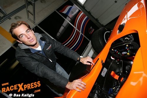 Jeroen Bleekemolen bij de Ferrari